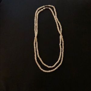 Set of 2 pearl like stacking necklaces